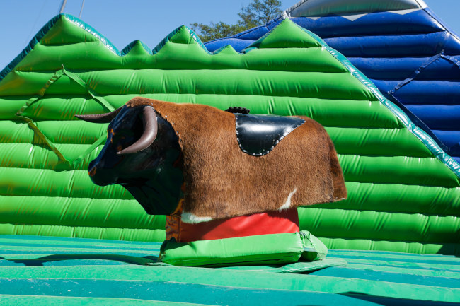 Top Tips for Riding Mechanical Bulls Like a Pro